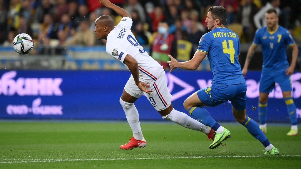 Martial saves a point for France as Ukraine stand firm