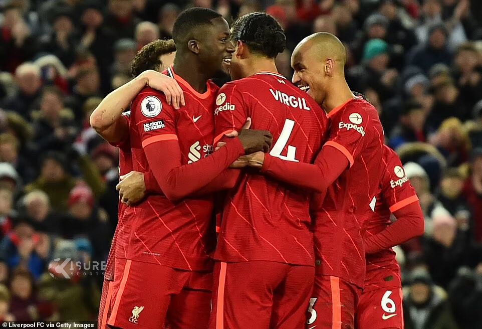 Liverpool smash four past Southampton