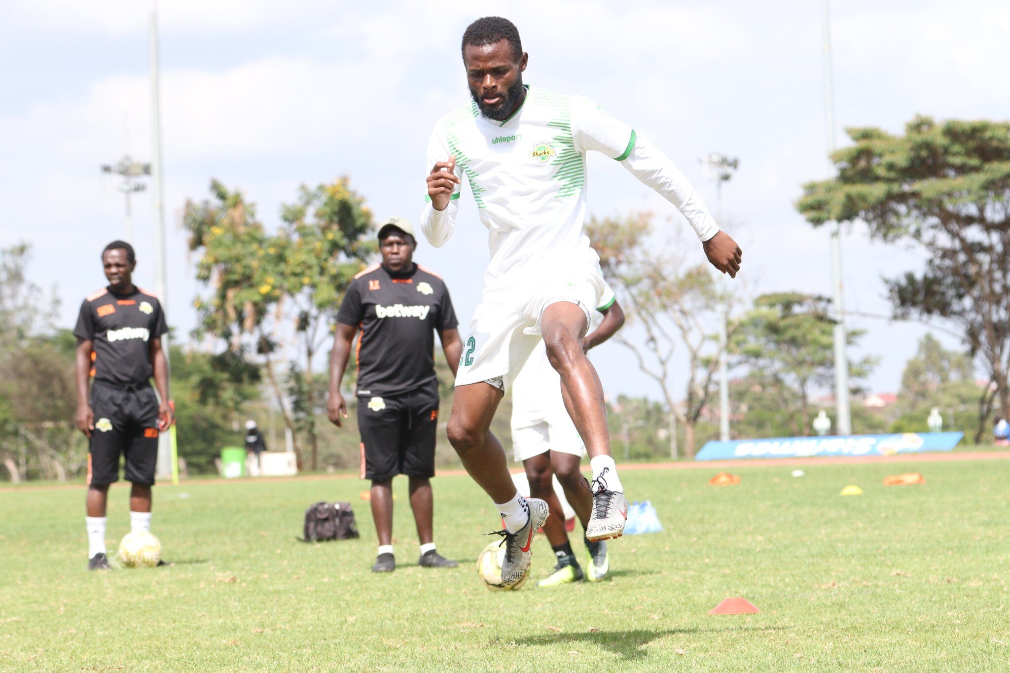 Miheso scored a brace in extra time as Kenya Police shocked 10-man Kariobangi Sharks to a 3-1 win