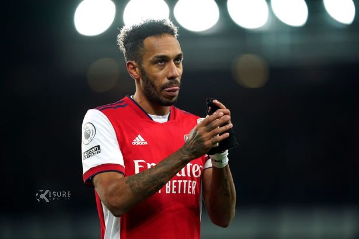 Arsenal strip Pierre-Emerick Aubameyang of captaincy