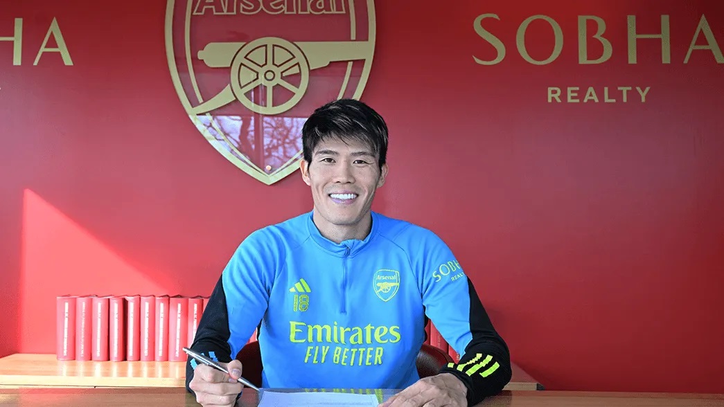 Tomiyasu Extends Stay at Arsenal with Contract Renewal