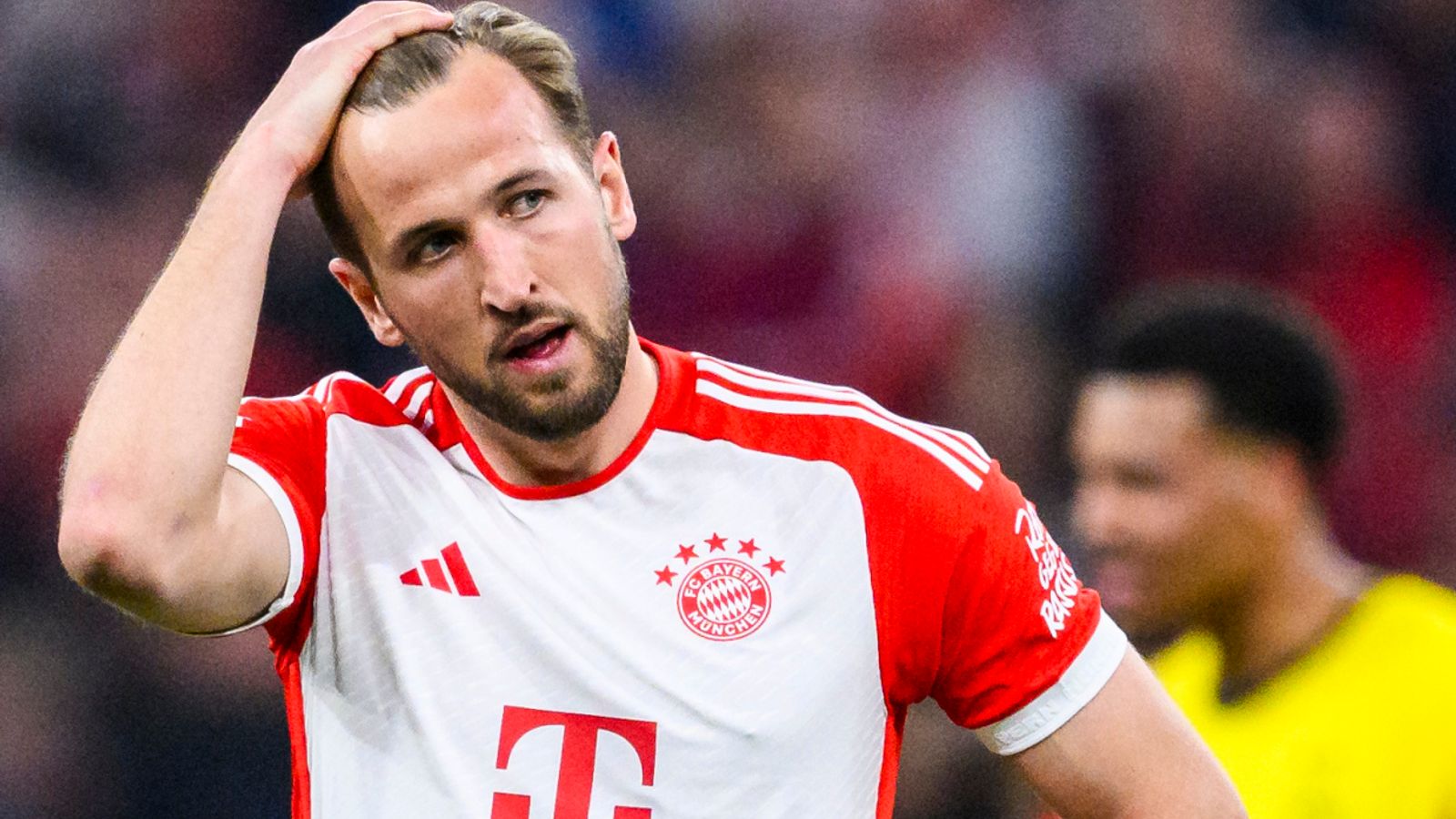 Bayern Munich's Bundesliga title hopes dim after defeat to Borussia Dortmund