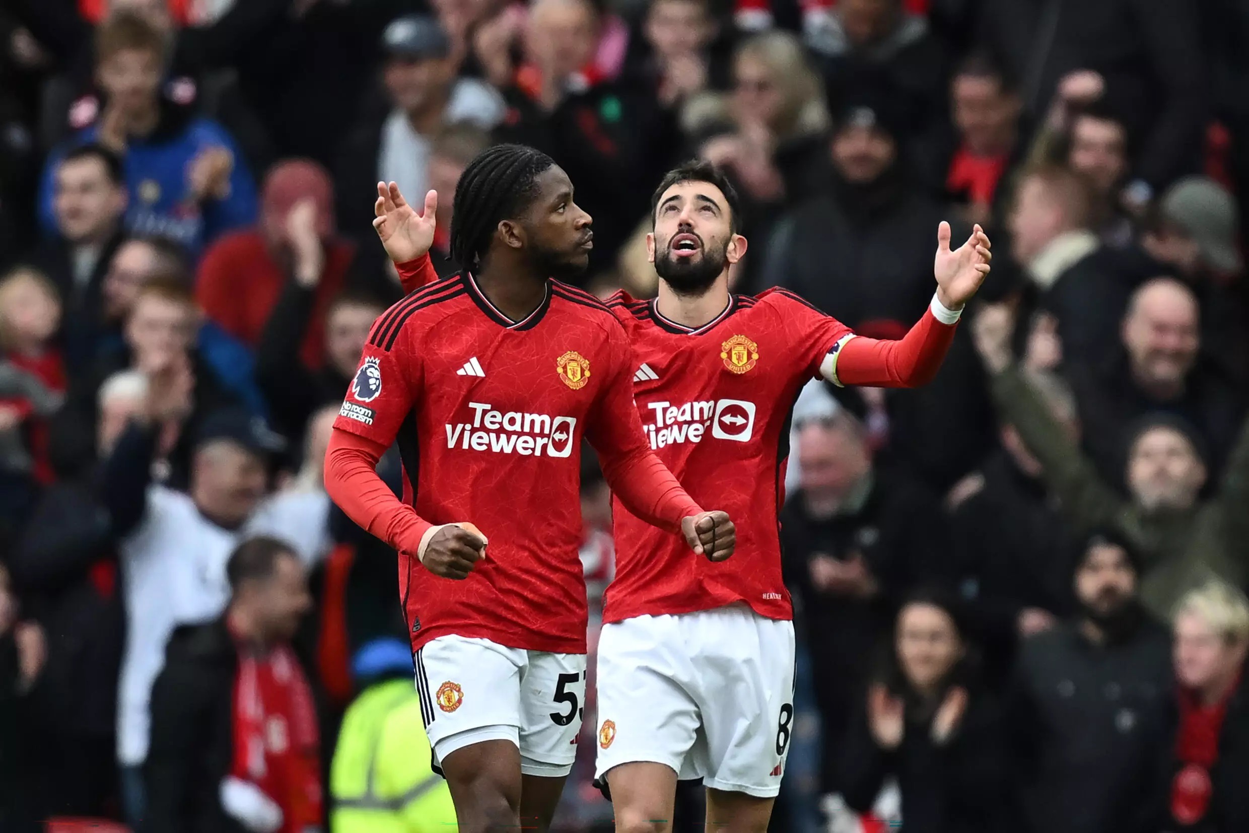 Liverpool's Title Hopes Dashed as Fernandes and Mainoo Secure 2-2 Draw for Man United