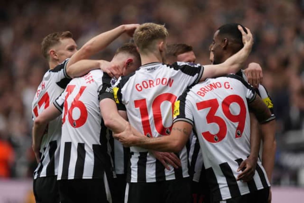 Newcastle Thrash Tottenham: Isak's Brace Seals 4-0 Victory