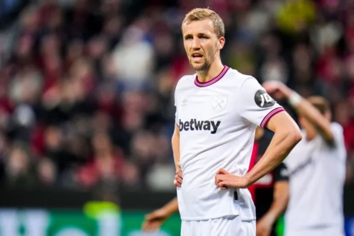 Bayer Leverkusen's late goals crush West Ham's Europa League dreams