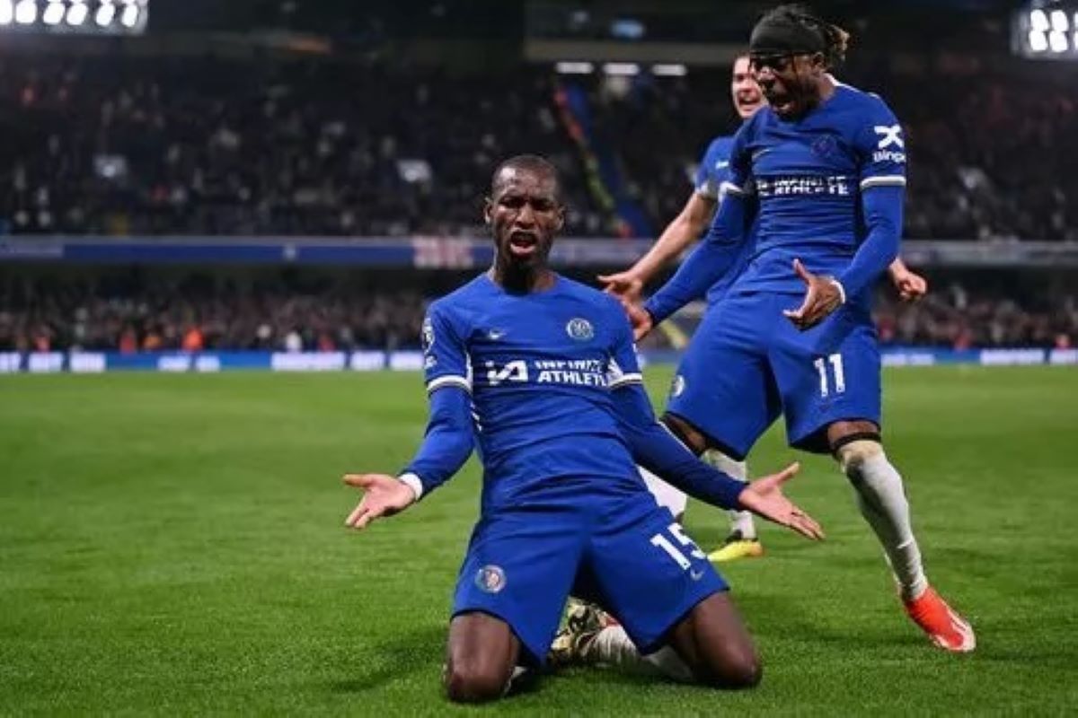 Chelsea's 2-0 Win Over Tottenham Keeps European Hopes Alive