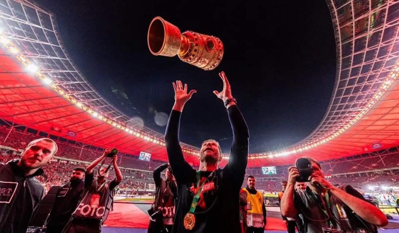 Leverkusen Seal Historic Double