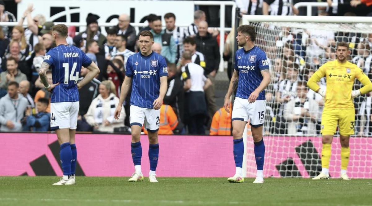 Newcastle Crush Ipswich 3-0 to Seal Relegation, Climb to Third
