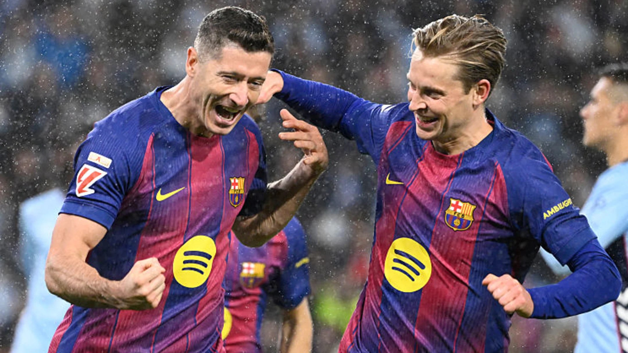 Lewandowski Hat-Trick Fires Barcelona to 4-2 Win Over Celta Vigo