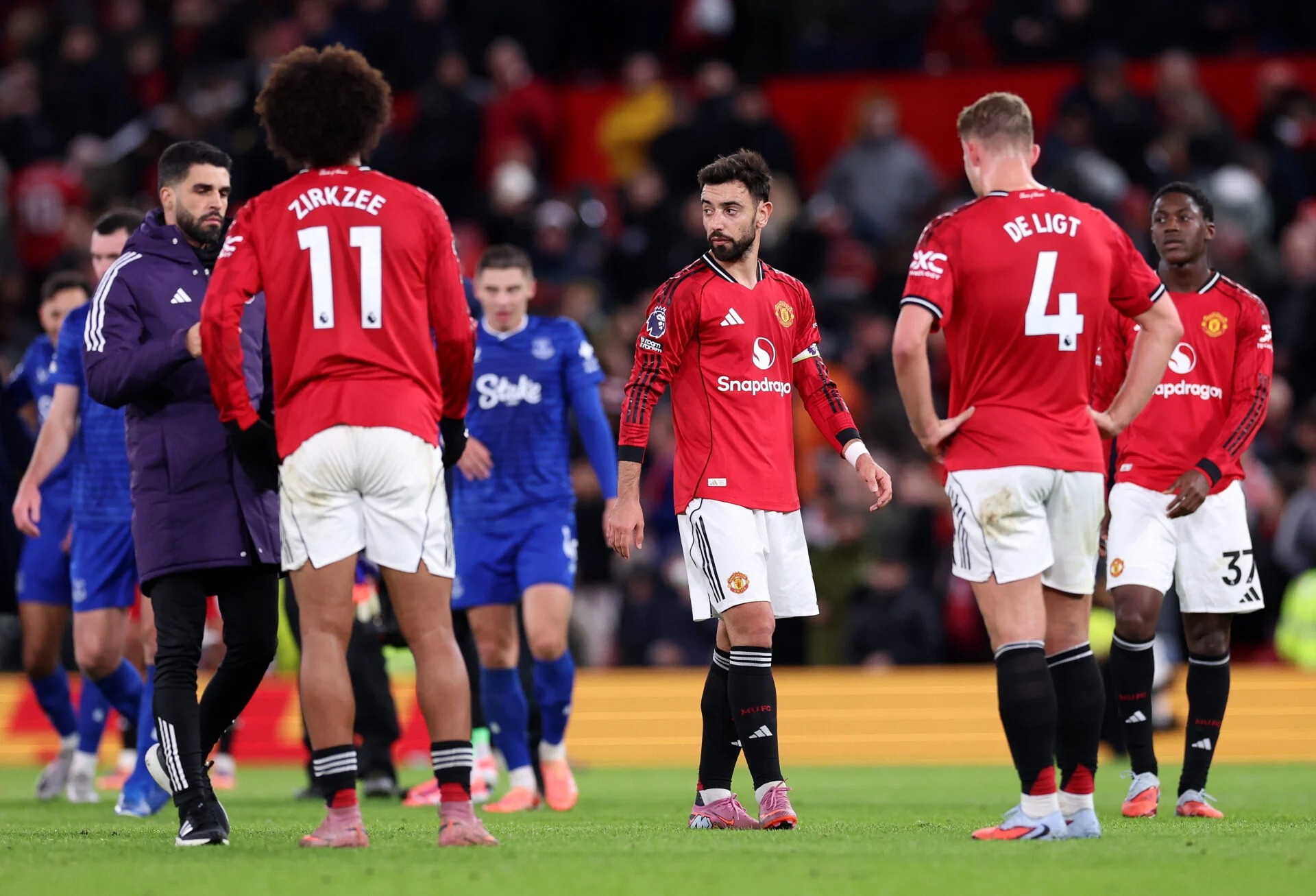 Defying the Odds: Ten-Man Everton Stun Manchester United in a Chaotic 1–0 Victory at Old Trafford