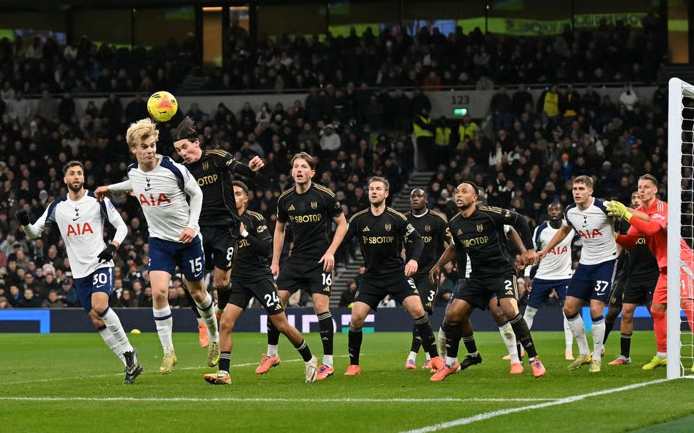 Fulham Punish Woeful Spurs as Home Troubles Deepen in North London