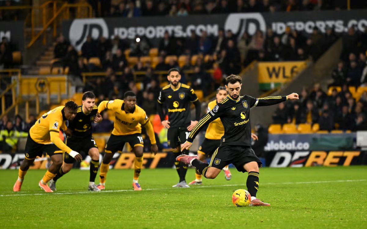 United Run Riot as Wolves Sink Deeper into Trouble