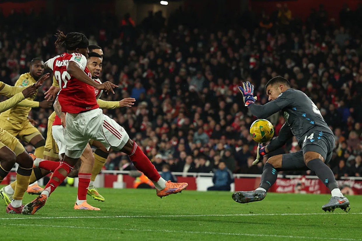 Kepa heroics send Arsenal into Carabao Cup semis