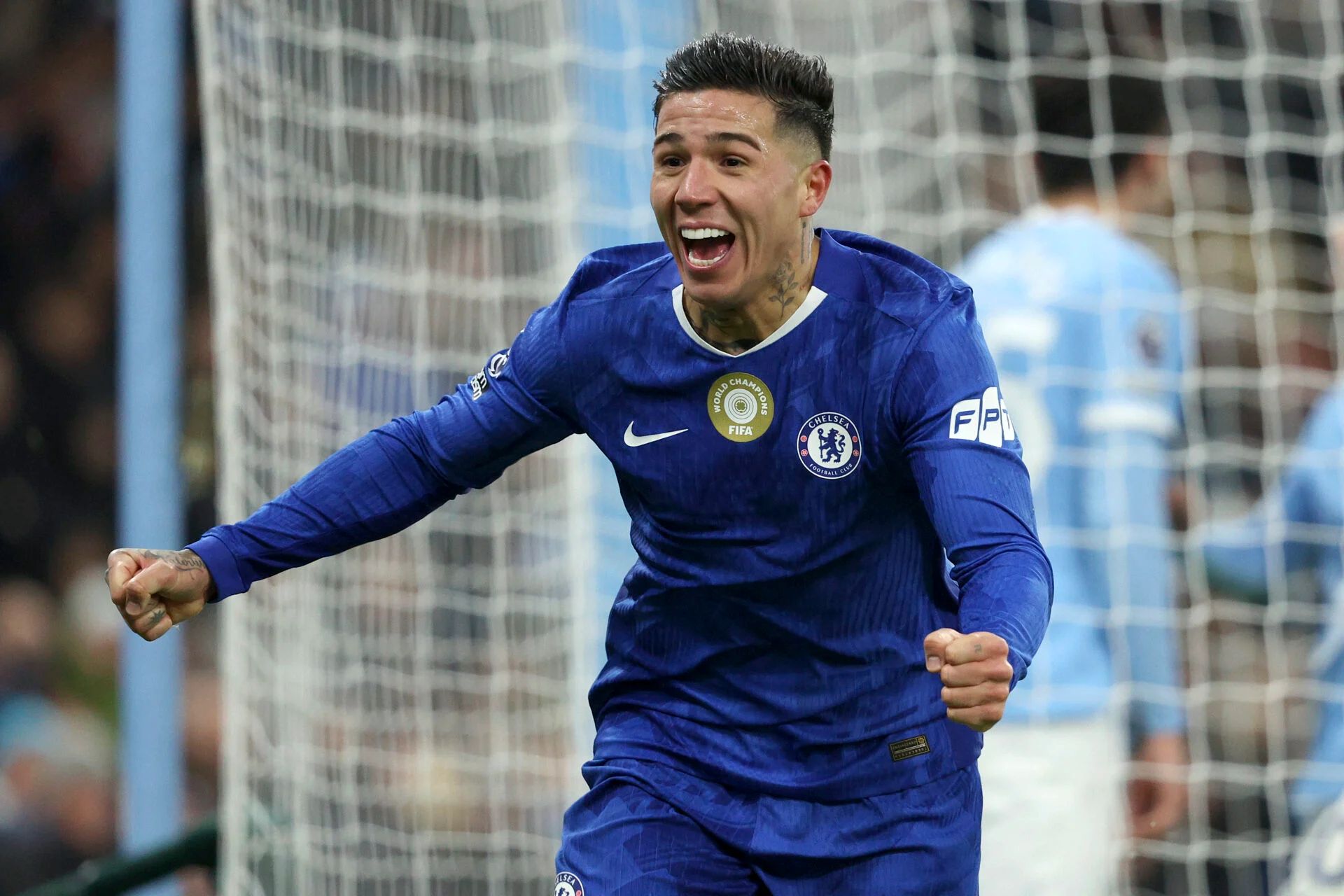 Late Fernandez Strike Denies City as Chelsea Snatch Etihad Draw