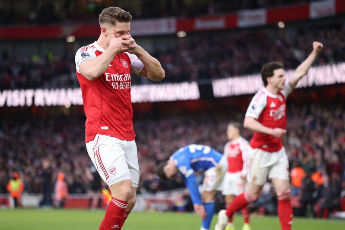 Arsenal Stretch Title Lead as Gyokeres Delivers, Palmer Fires Chelsea to Molineux Win