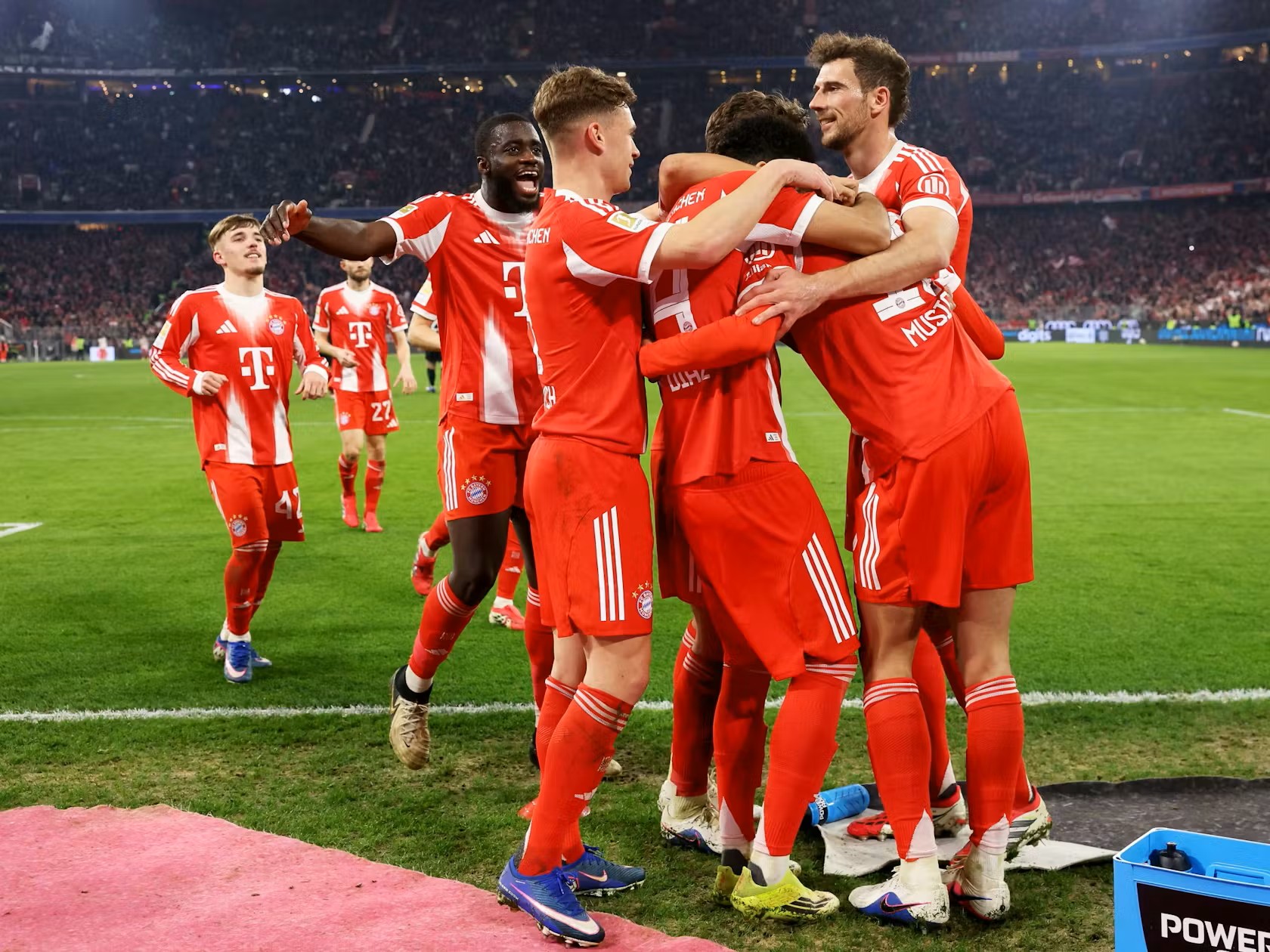 Bayern Munich Cruise Past Gladbach To Extend Lead
