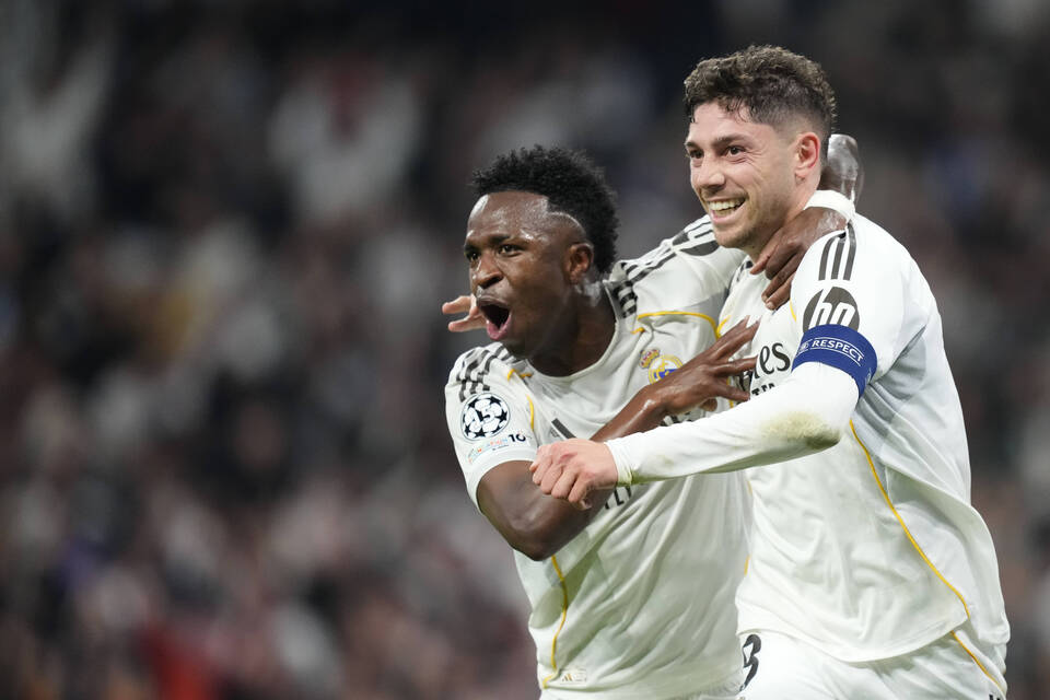 Valverde Hat-Trick Fires Real Madrid Past Manchester City