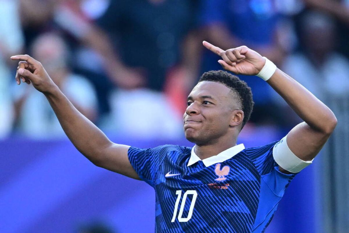 Mbappe Penalty Sends France Past Stubborn Paraguay