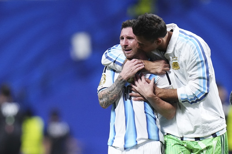 Argentina Fight Back To Keep Messi Dream Alive