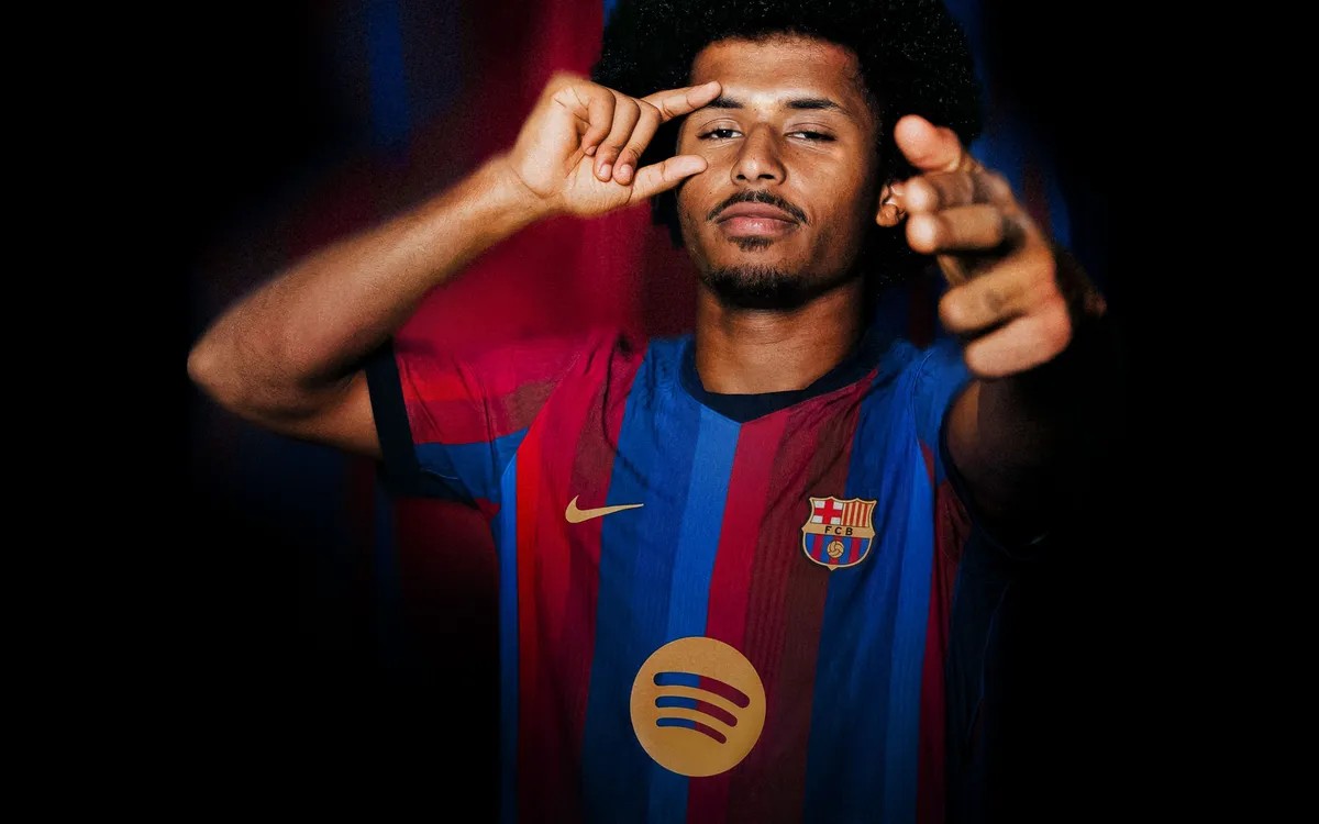 Barcelona Sign Karim Adeyemi From Borussia Dortmund