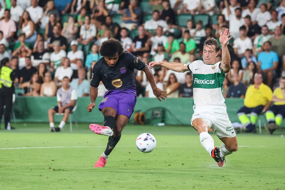 Barcelona Thrash Elche 5-0 as Raphinha, Fermin Shine