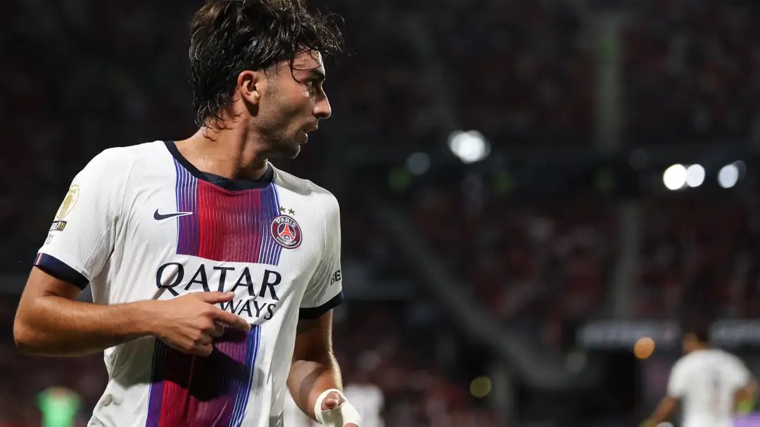 Ferran Torres  scores Paris Saint-Germain’s equaliser at Rennes. Photograph: Getty Images