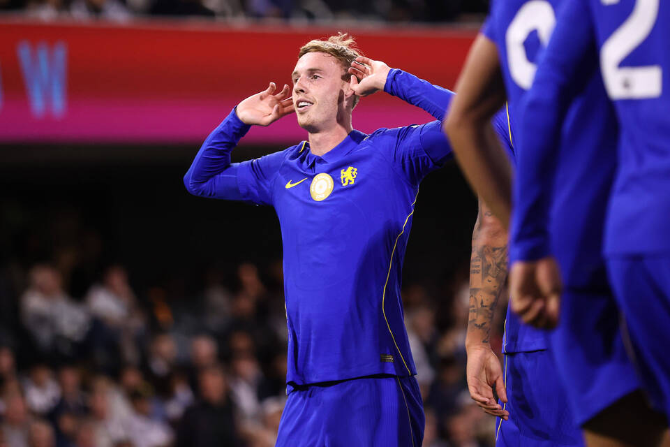Palmer Stars as Chelsea Edge Fulham in Five-Goal Derby