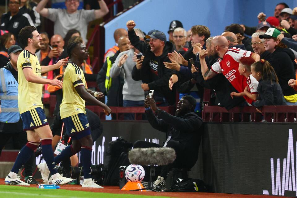 Saka Fires Arsenal Past Aston Villa to Maintain Perfect Start