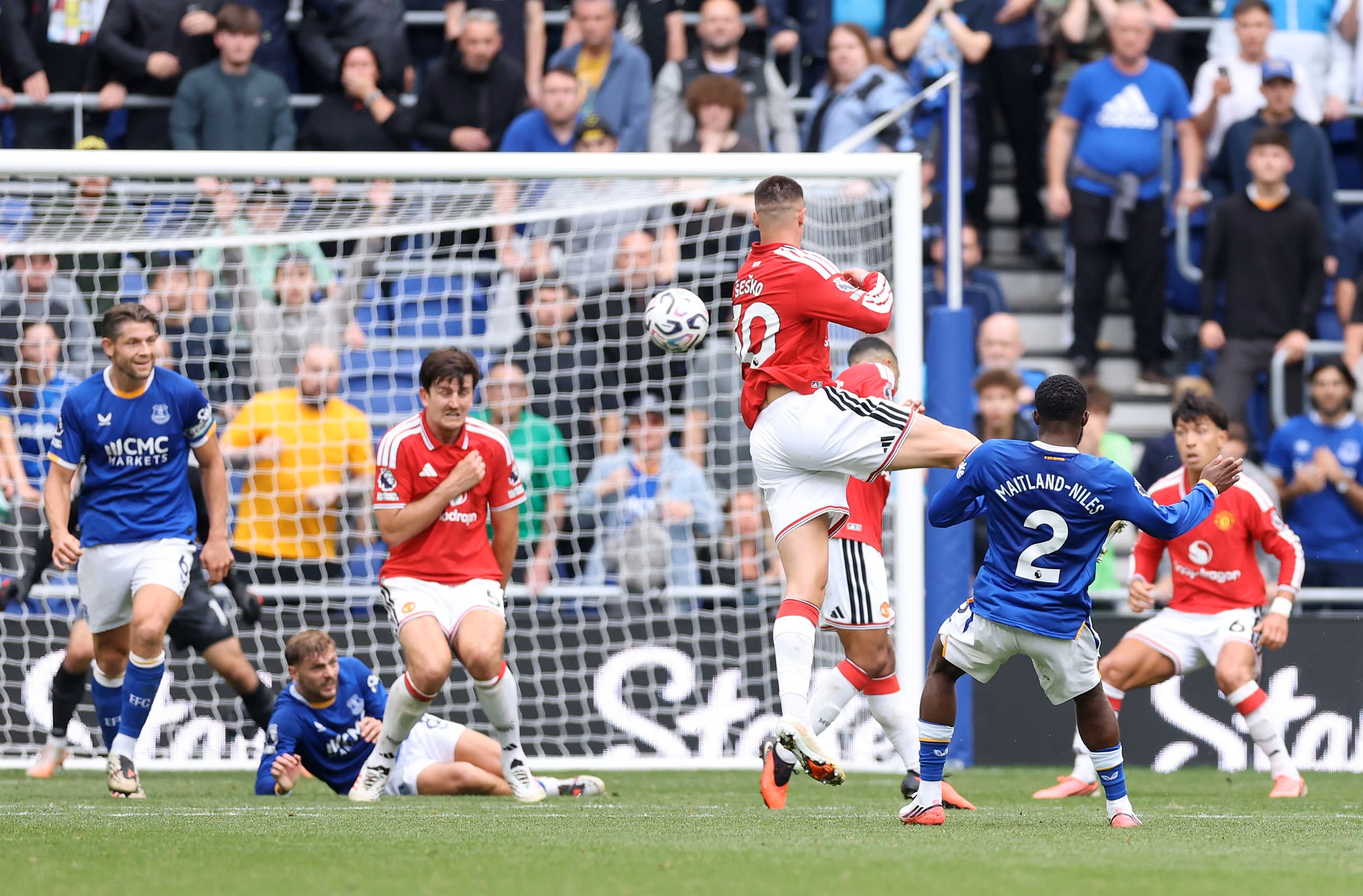Maitland Niles Stunner Denies Manchester United Late Win at Everton