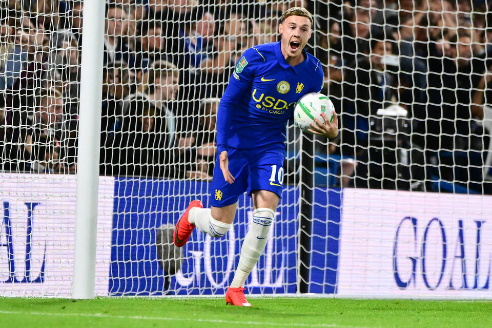 Palmer Sparks Chelsea Comeback in Nine-Goal Leeds Thriller