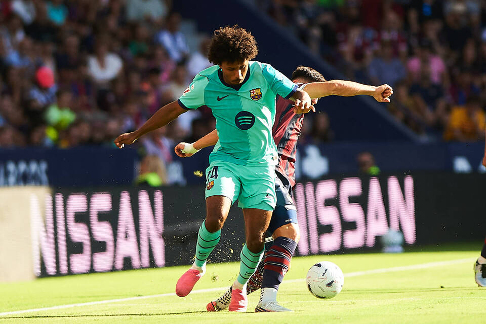 Yamal Brace Helps Barcelona Survive Levante Scare in Valencia