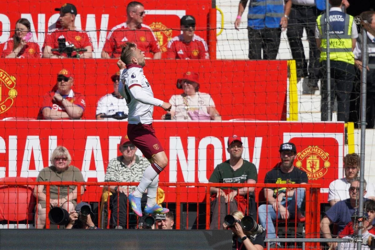 United Booed Off as Bowen, Soucek Fire West Ham to Vital Win