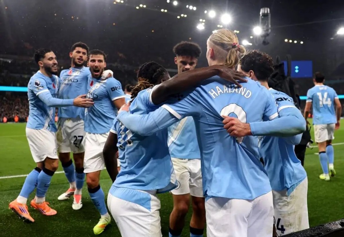 Doku Shines as Manchester City Crush Liverpool 3-0 to Cut Arsenal’s Lead