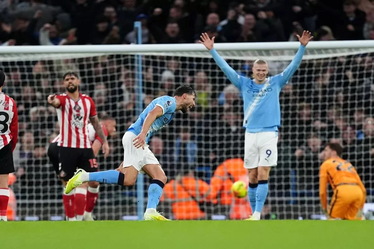 Bournemouth Hold Chelsea as City Keep Pressure On