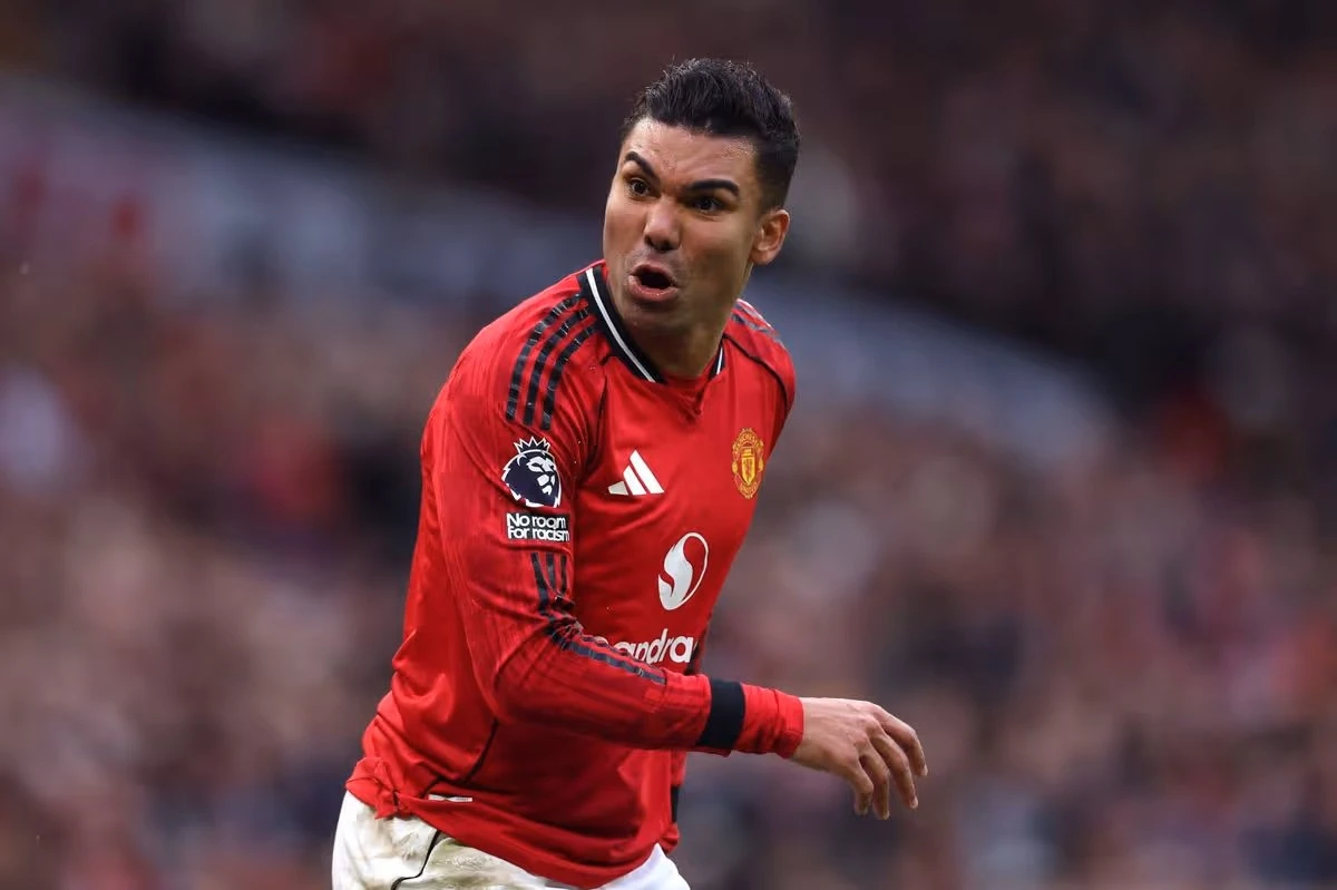 United Face Midfield Rebuild as Casemiro Exit Sparks Transfer Scramble