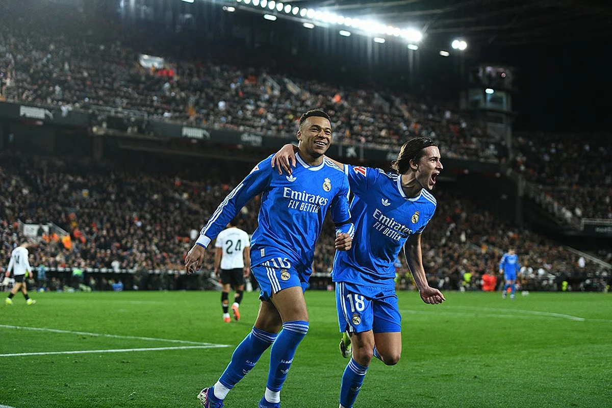 Carreras and Mbappe Power Real Madrid Past Valencia at Mestalla