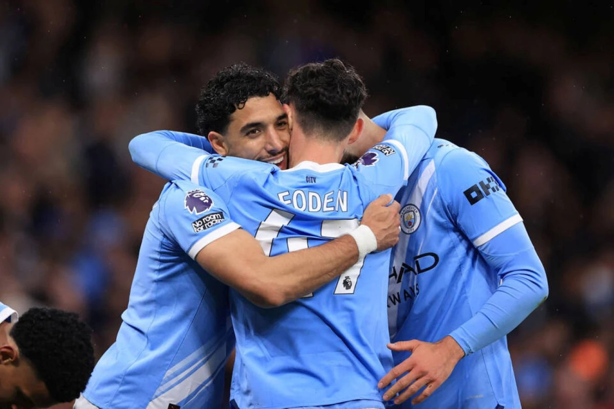 Manchester City Cruise Past Crystal Palace To Keep Title Race Alive
