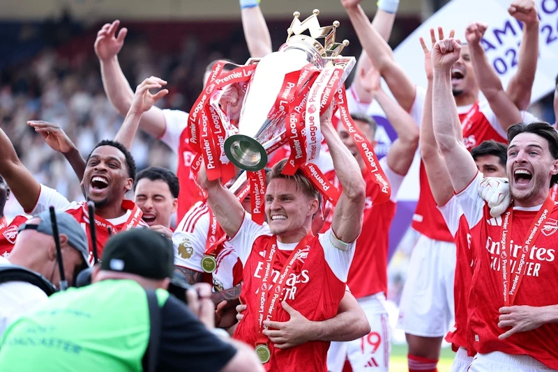 Arsenal Stars Shift Focus To Champions League Final After Historic Premier League Triumph
