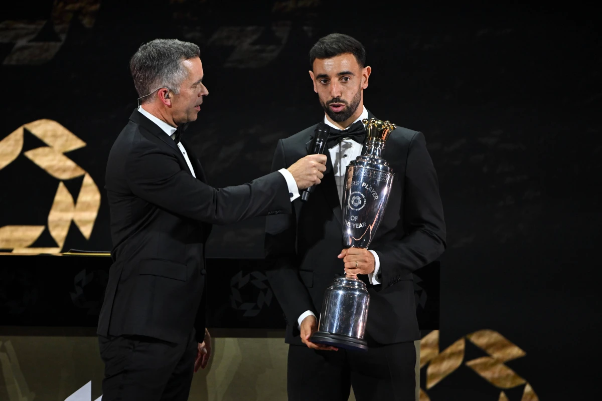 Fernandes Wins PFA Player of the Year Award