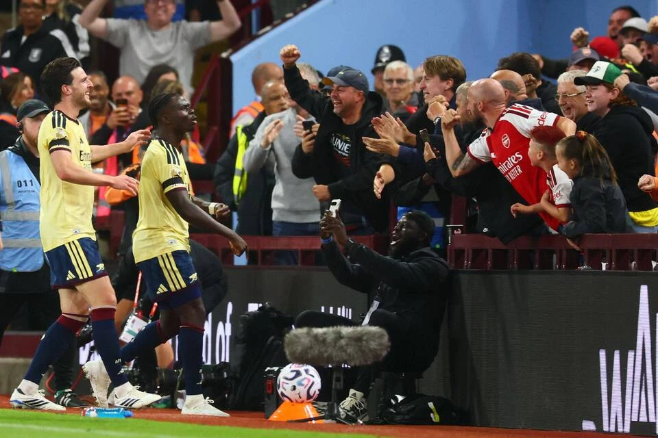 Saka Fires Arsenal Past Aston Villa to Maintain Perfect Start