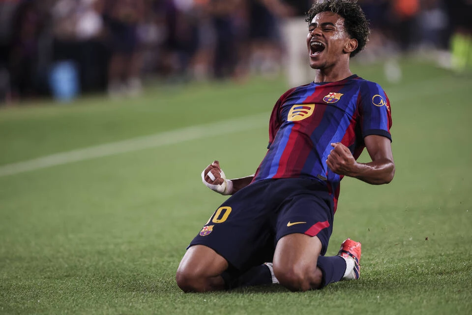 Raphinha, Yamal Fire Barcelona Past Rayo in Seven-Goal Thriller