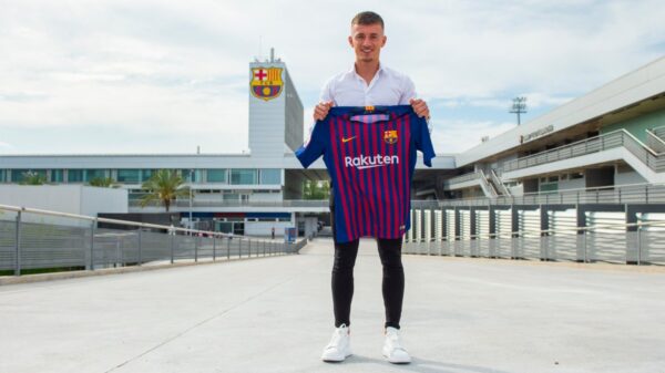 Barcelona signs Full-Back Mike Van Beijnen | Transfer News