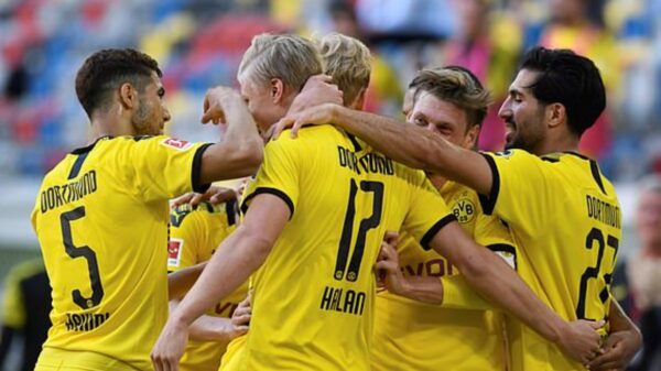 Erling Haaland scored a dramatic late win goal for Borussia Dortmund to keep their title hopes alive | Bundesliga