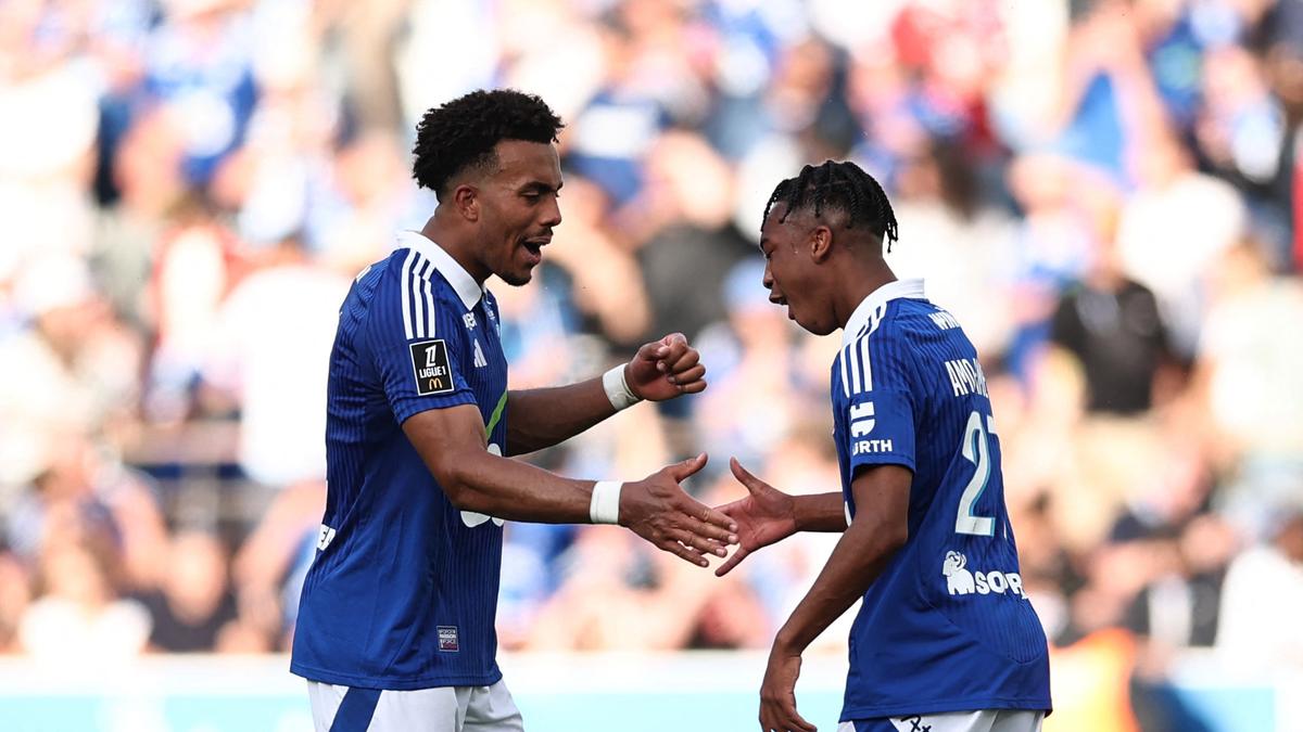 Strasbourg Stun Psg In Stunning Upset To Keep European Dream Alive